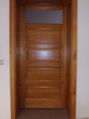 Borovi fenyő ajtó pácolva