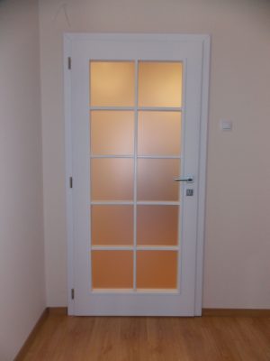 MDF fehér festett ajtó